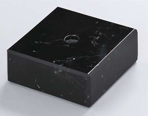 Schwarze marmorsockel mit - marmorsockel,